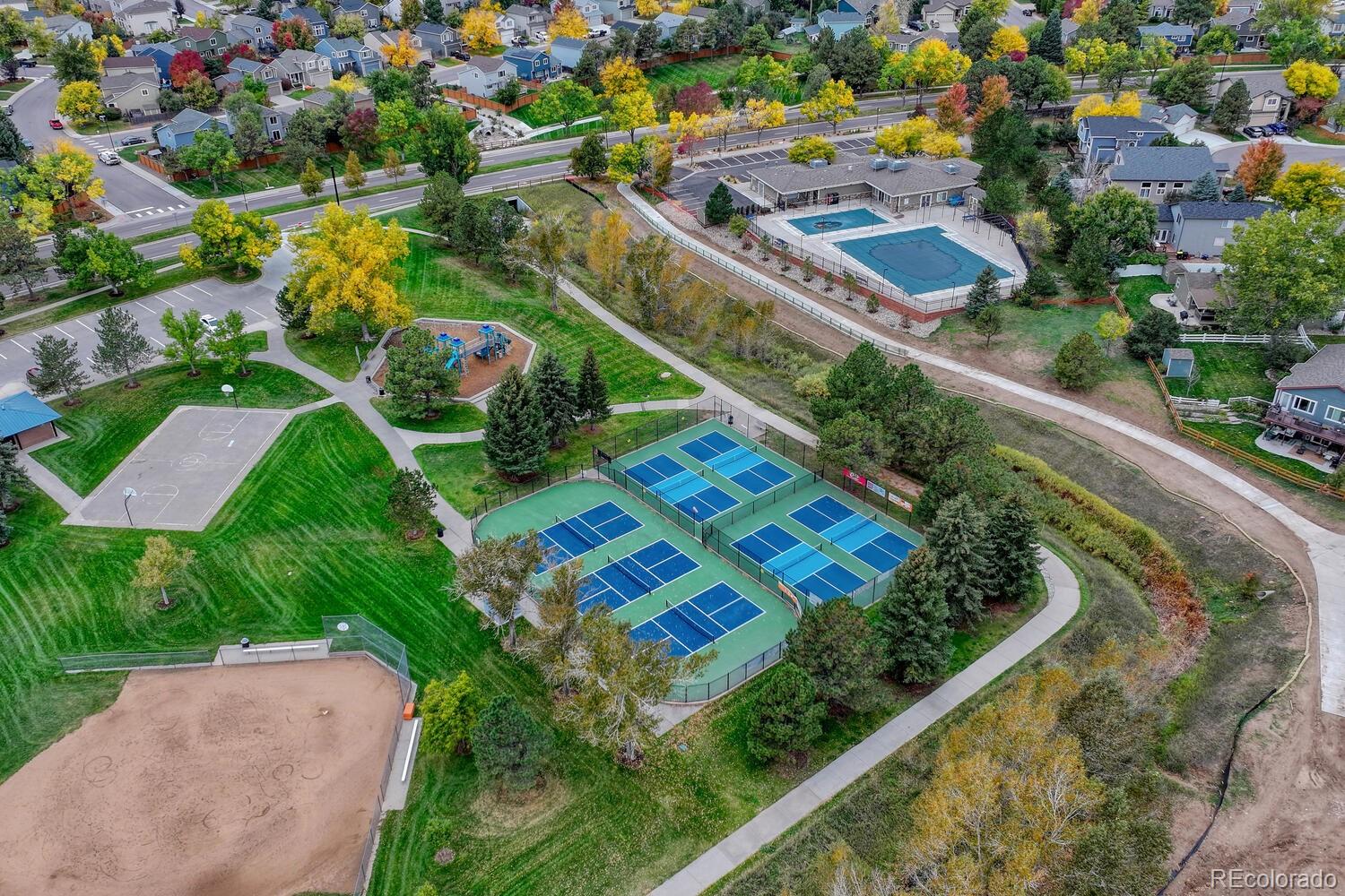 832 Pitkin Way