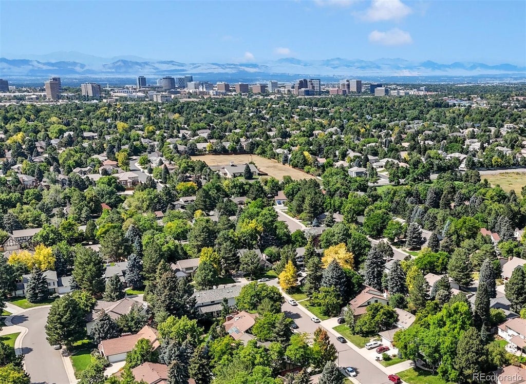 Photo of 11657 E Berry Drive, Englewood, CO 80111 (MLS # 6839628)