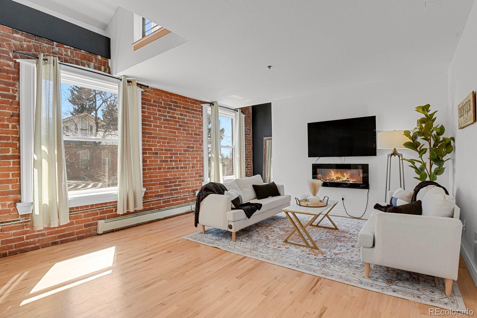 3249 W Fairview Place 208