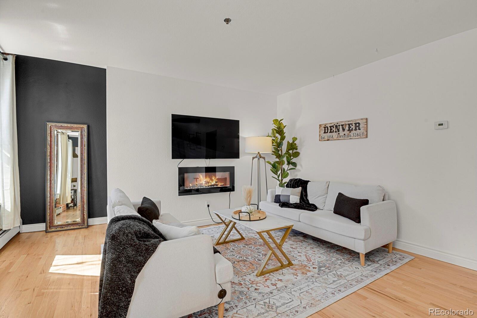 3249 W Fairview Place 208