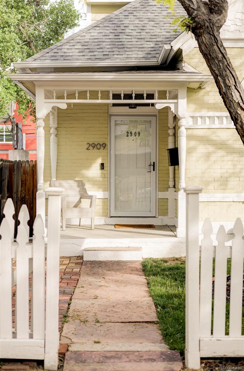 2909 Glenarm Place