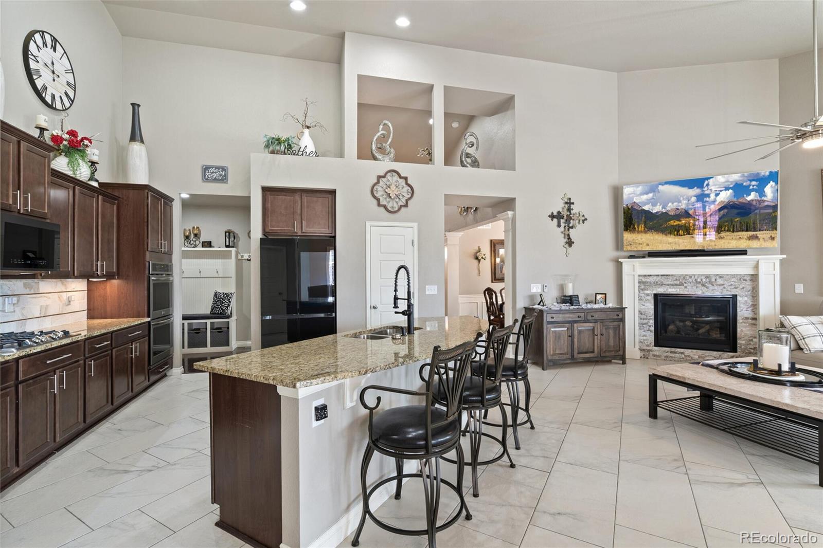 8841 Peakview Avenue