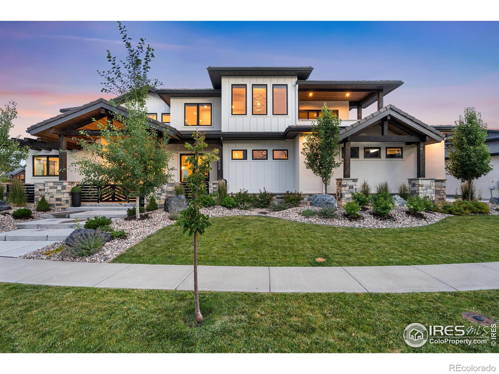 2732 Bluewater Road