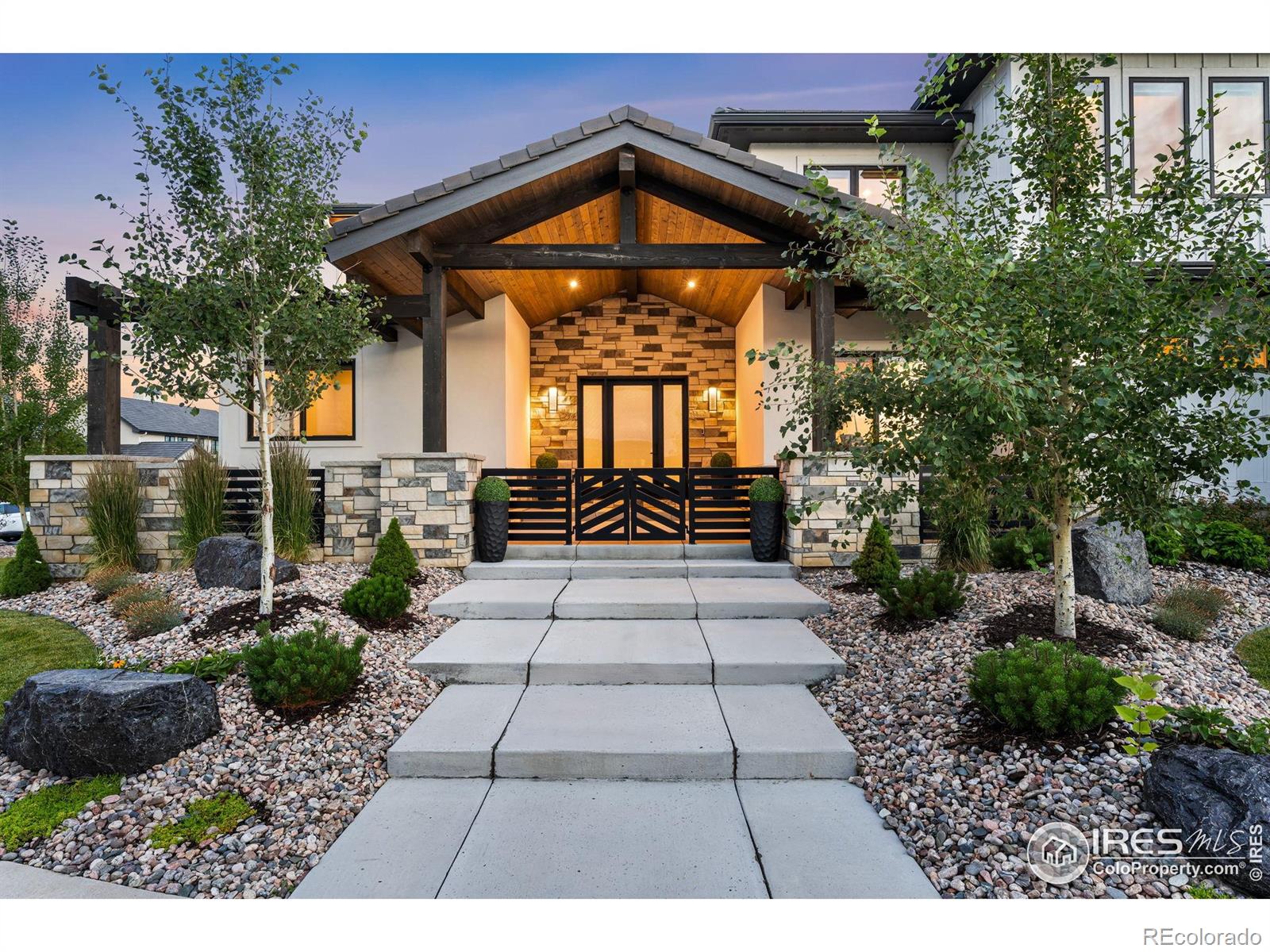 2732 Bluewater Road