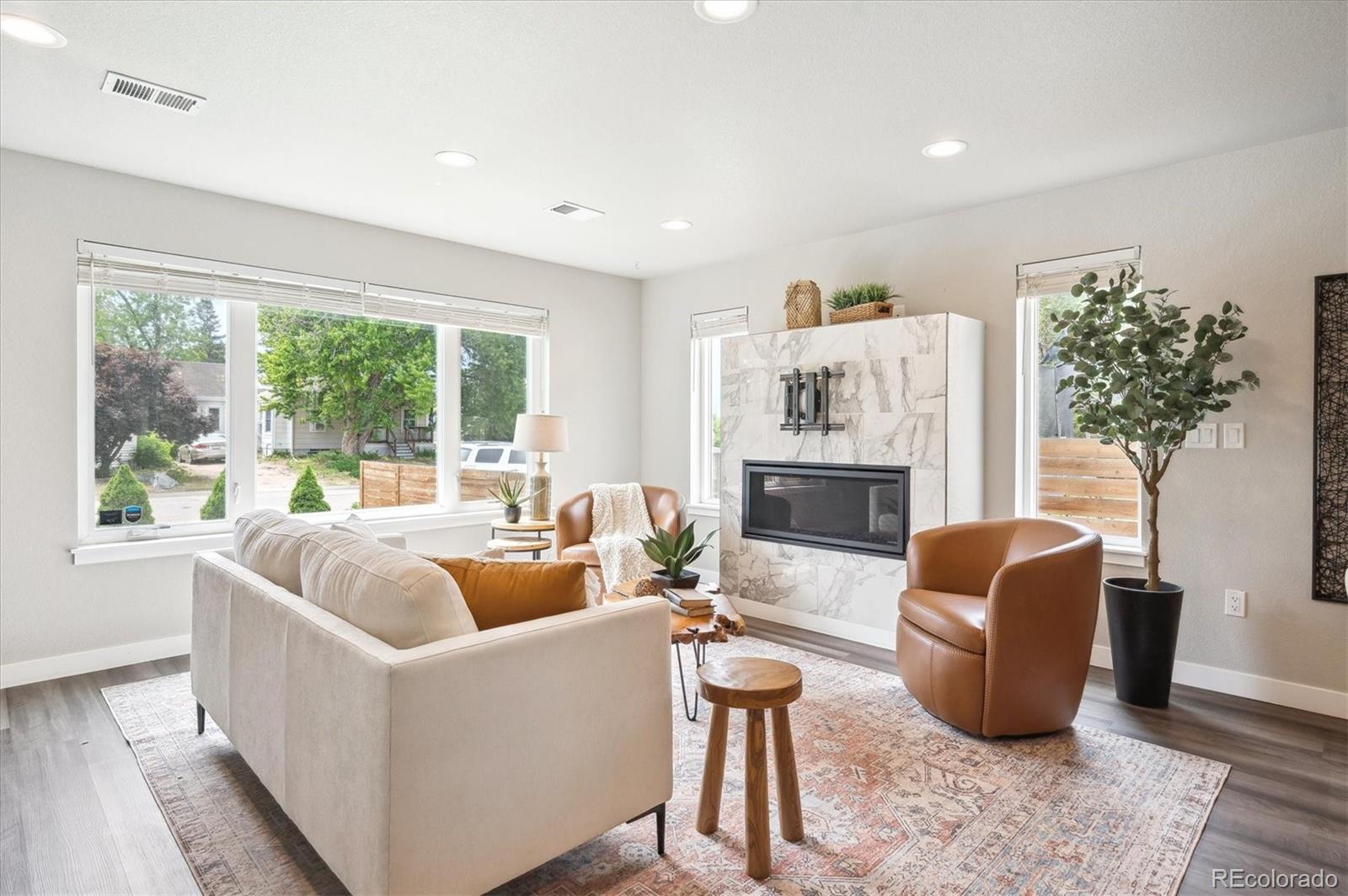 2226 S Galapago Street
