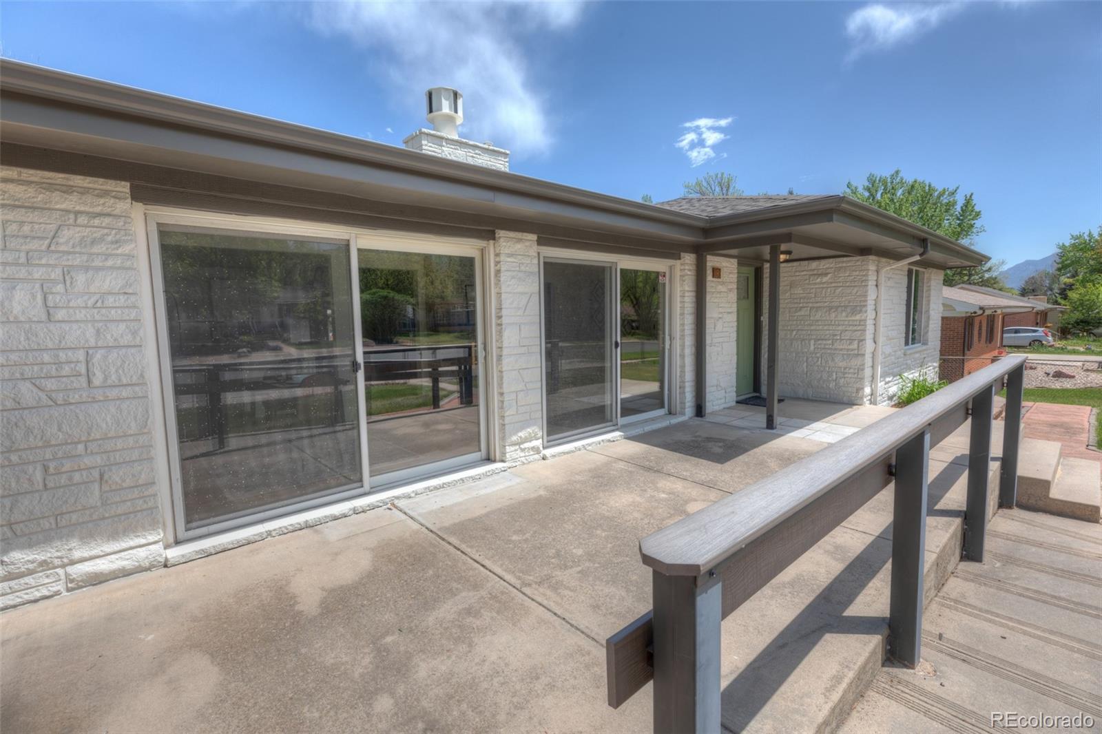 735 Valley Road