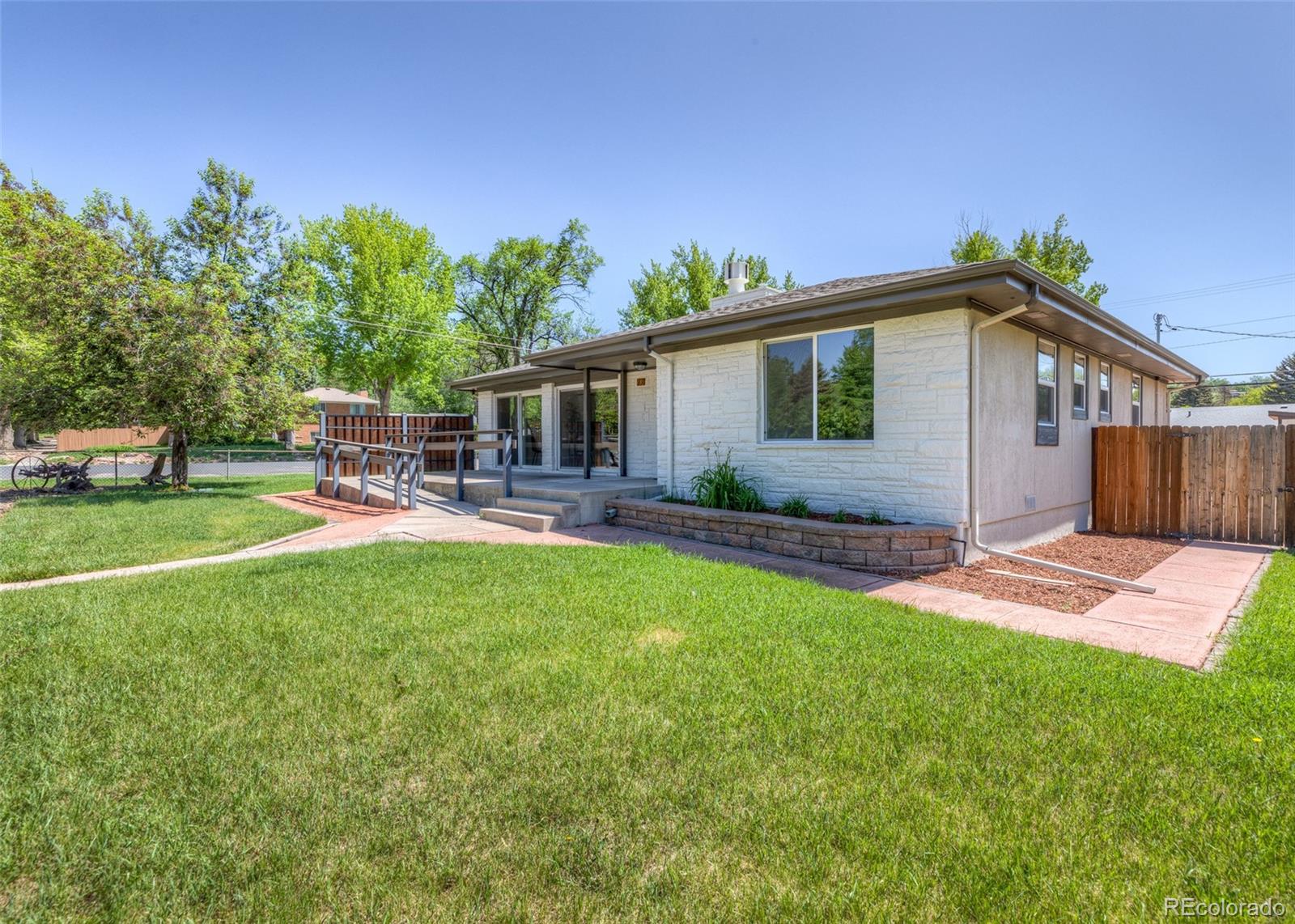 735 Valley Road