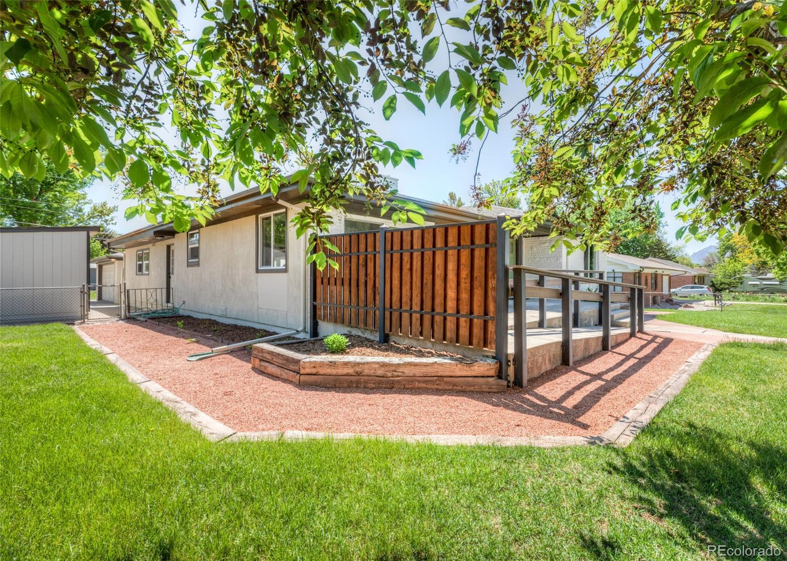 735 Valley Road