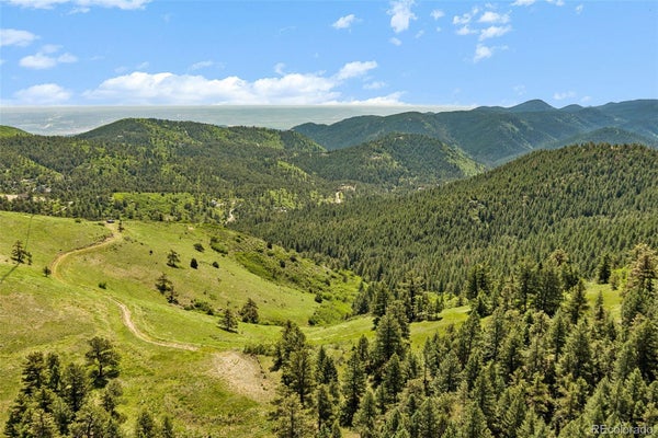 8529 S DEER CREEK CANYON RD, LITTLETON, CO 80127 - Image 3d1b31d5cd7a009aacbd2a2ef10a939d/4061173309