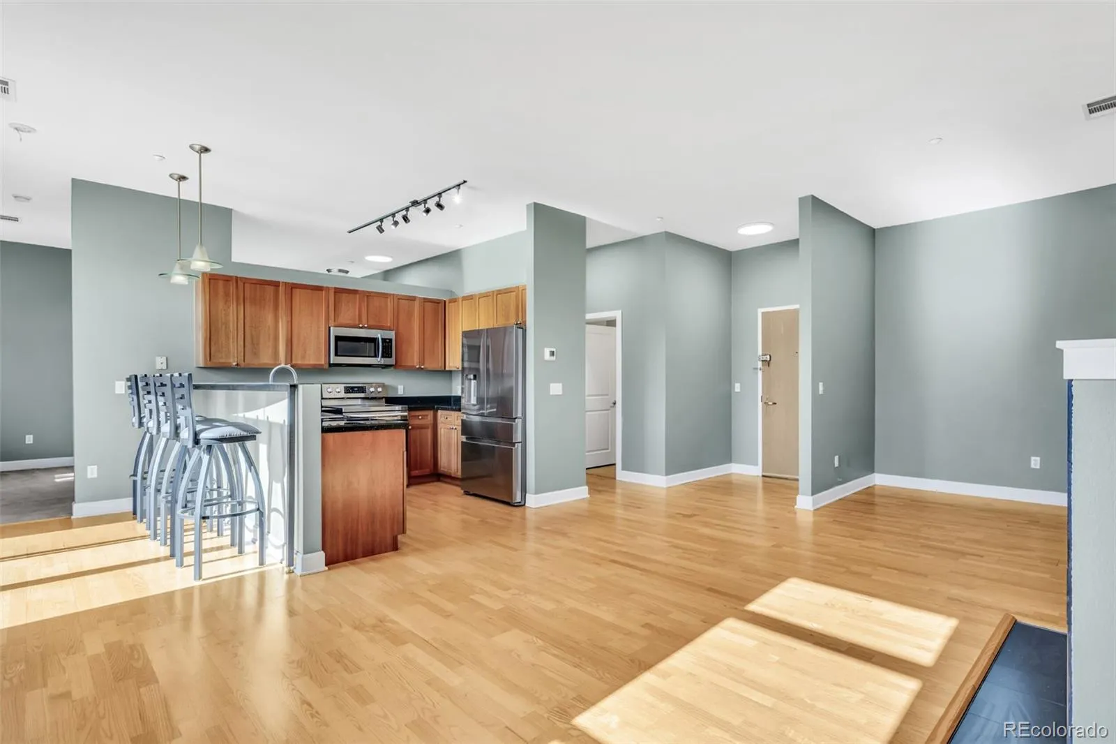 Englewood, Colorado 80111, United States, 1 Bedroom Bedrooms, ,2 BathroomsBathrooms,Residential,Active,217578