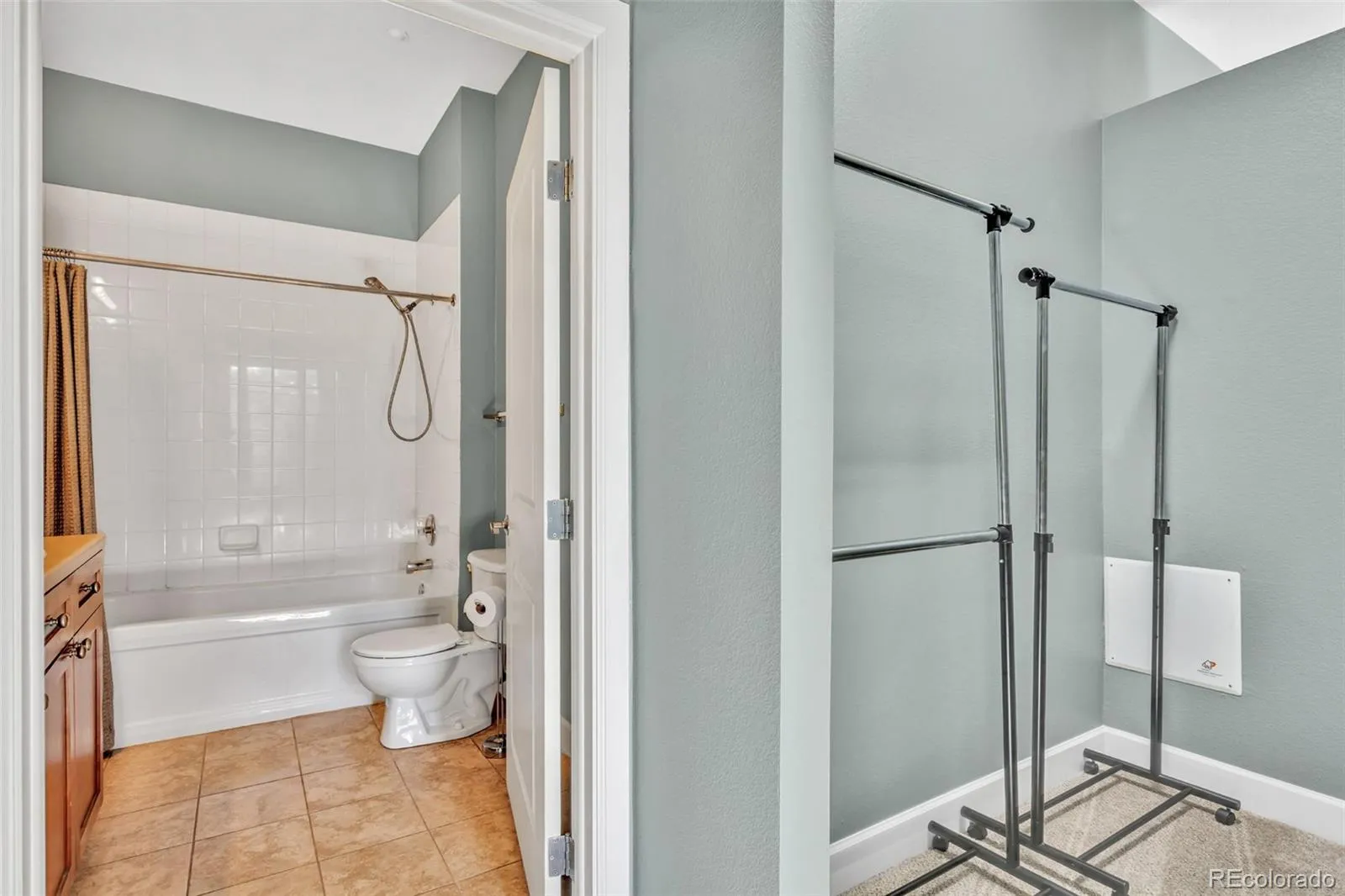 Englewood, Colorado 80111, United States, 1 Bedroom Bedrooms, ,2 BathroomsBathrooms,Residential,Active,217578