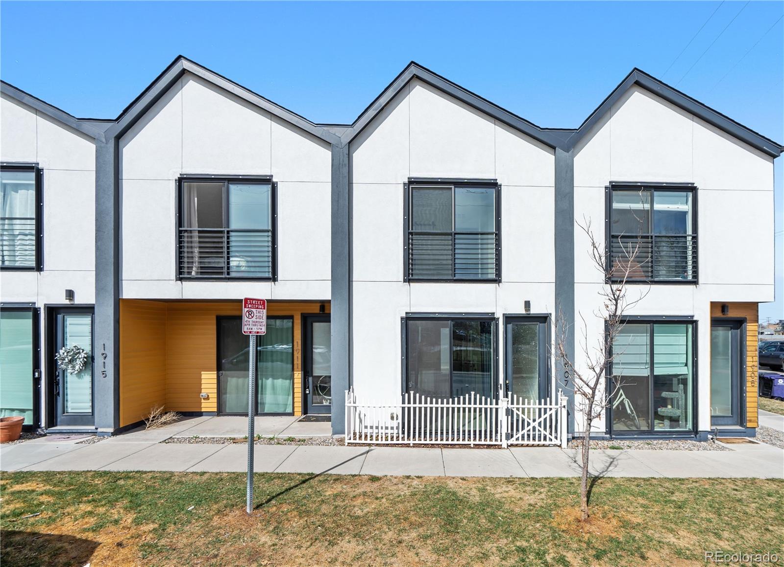 1907 W Elk Place