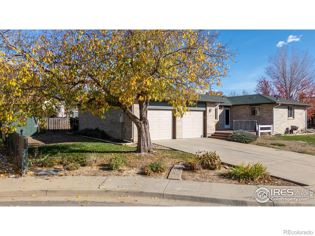 Photo of 1009 Blue Spruce Place, Loveland, CO 80538 (MLS # IR1046449)