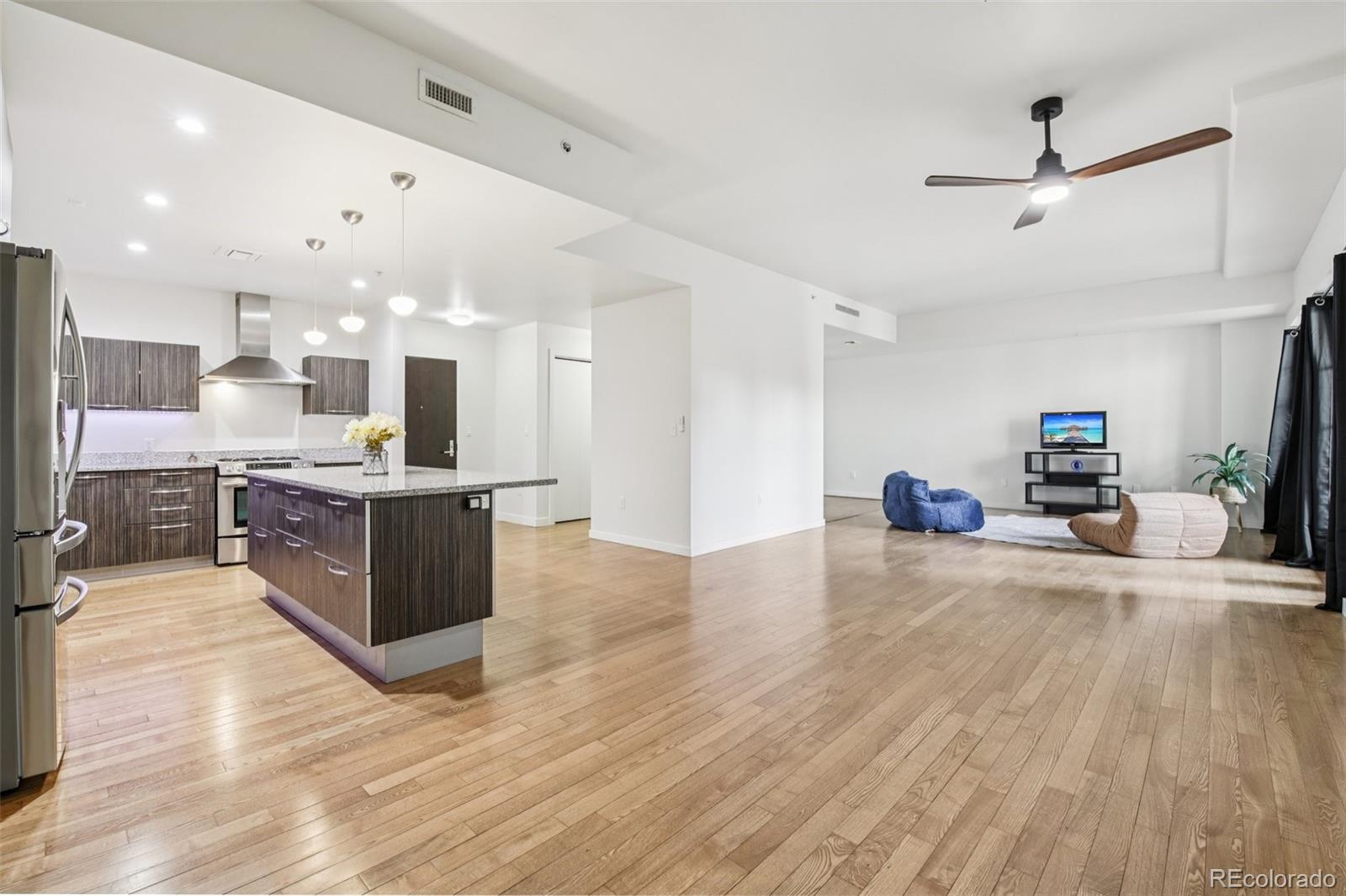 410 Acoma Street 206