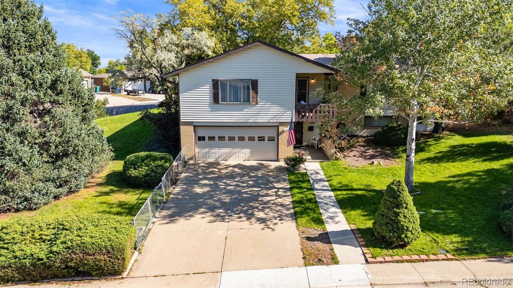 Photo of 12422 W Dakota Drive, Lakewood, CO 80228 (MLS # 4617539)