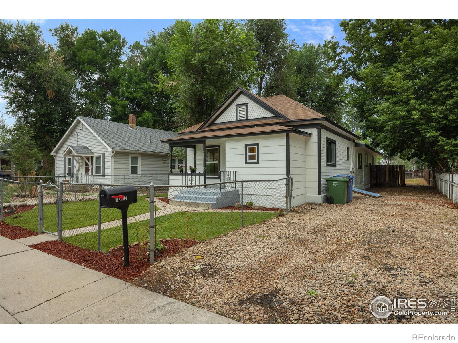 1335 E 7th Street