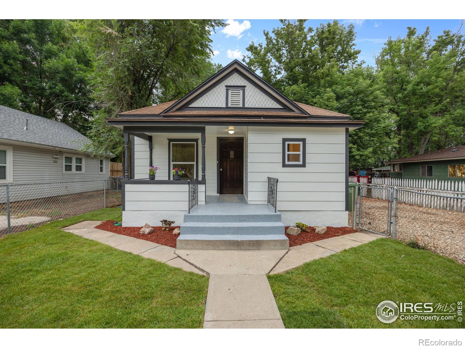 1335 E 7th Street
