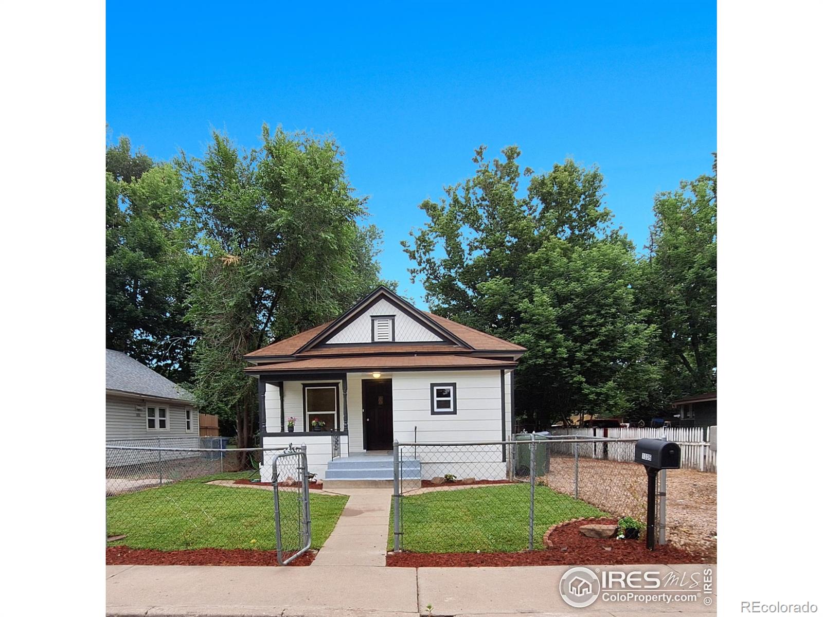 1335 E 7th Street