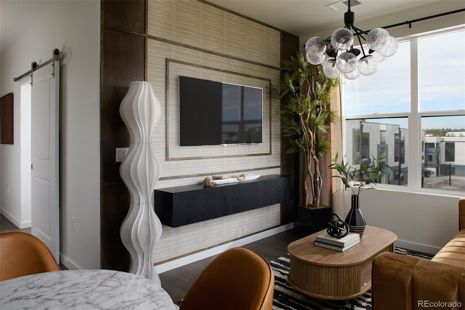 1634 N Sheridan Boulevard 204