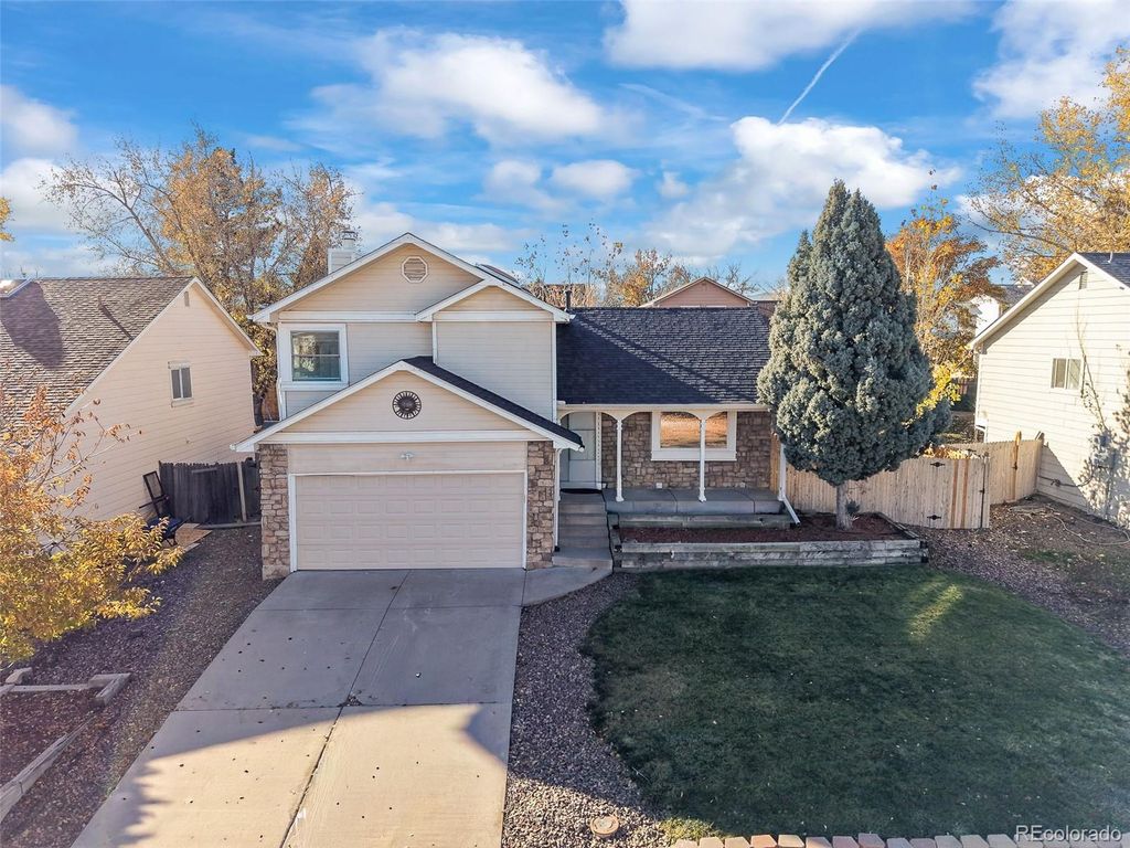 Photo of 11166 W Bowles Place, Littleton, CO 80127 (MLS # 6912038)