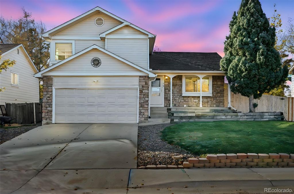Photo of 11166 W Bowles Place, Littleton, CO 80127 (MLS # 6912038)
