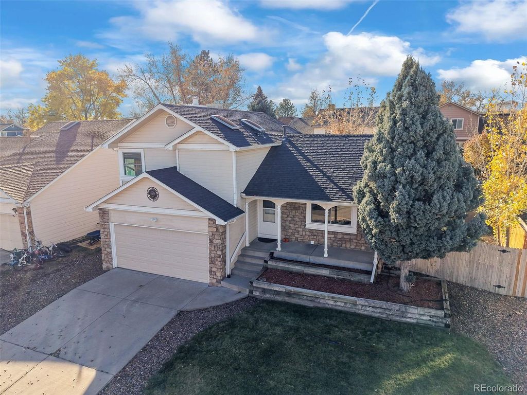 Photo of 11166 W Bowles Place, Littleton, CO 80127 (MLS # 6912038)