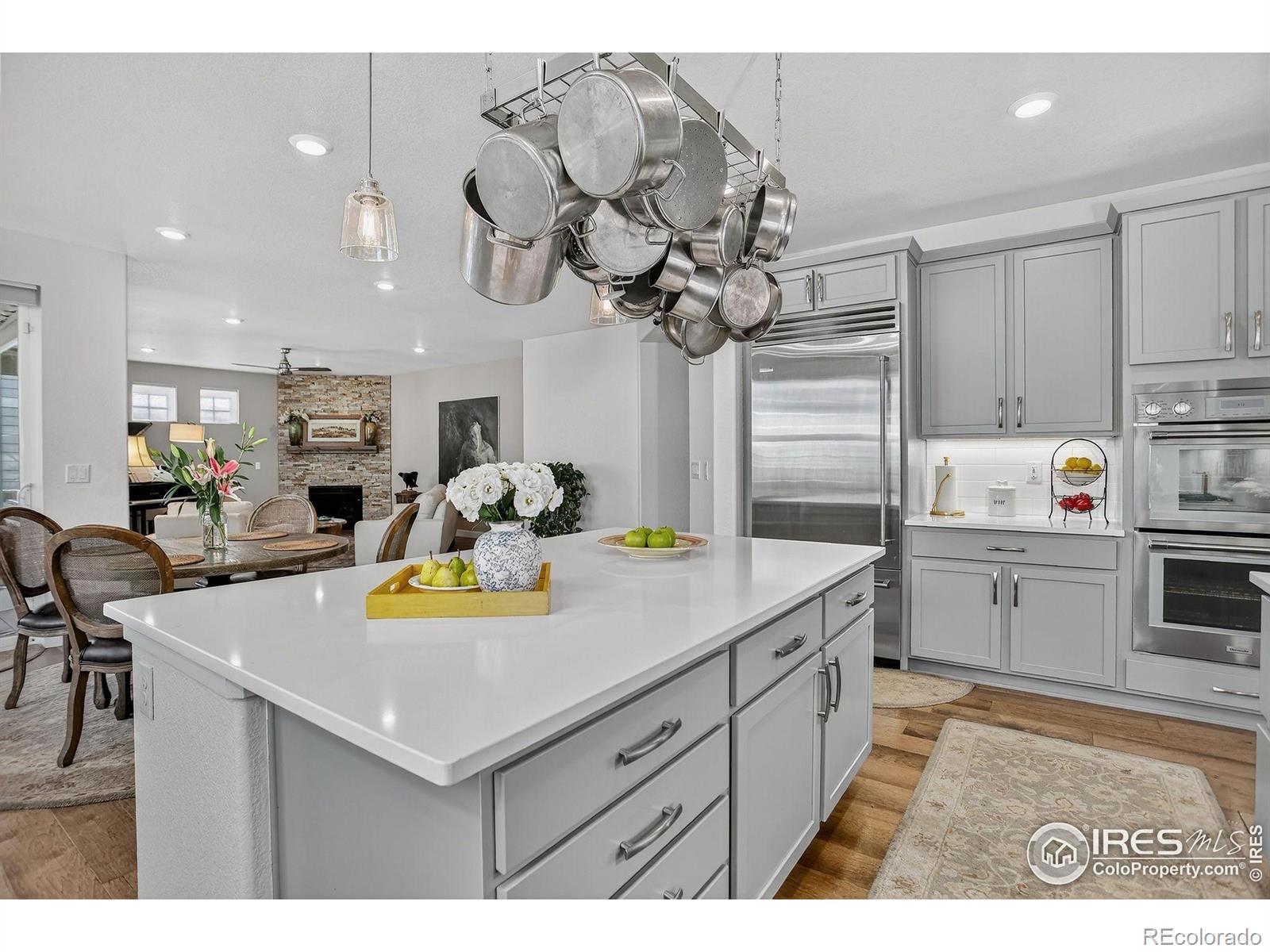 955 Grenville Circle