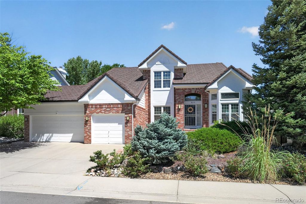 Photo of 825 Huntington Drive, Littleton, CO 80126 (MLS # 9392152)
