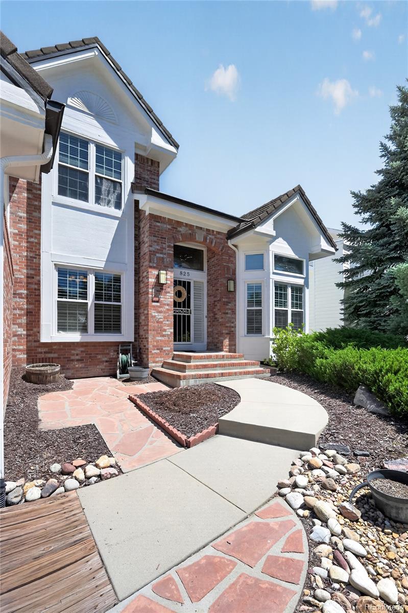 825 Huntington Drive