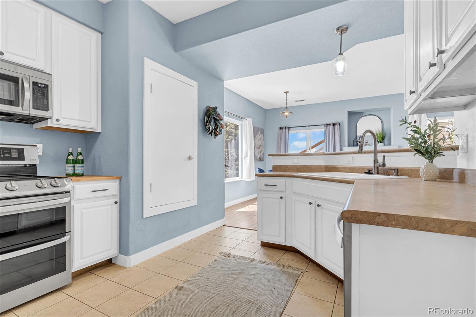 14700 E 104th Avenue 3201