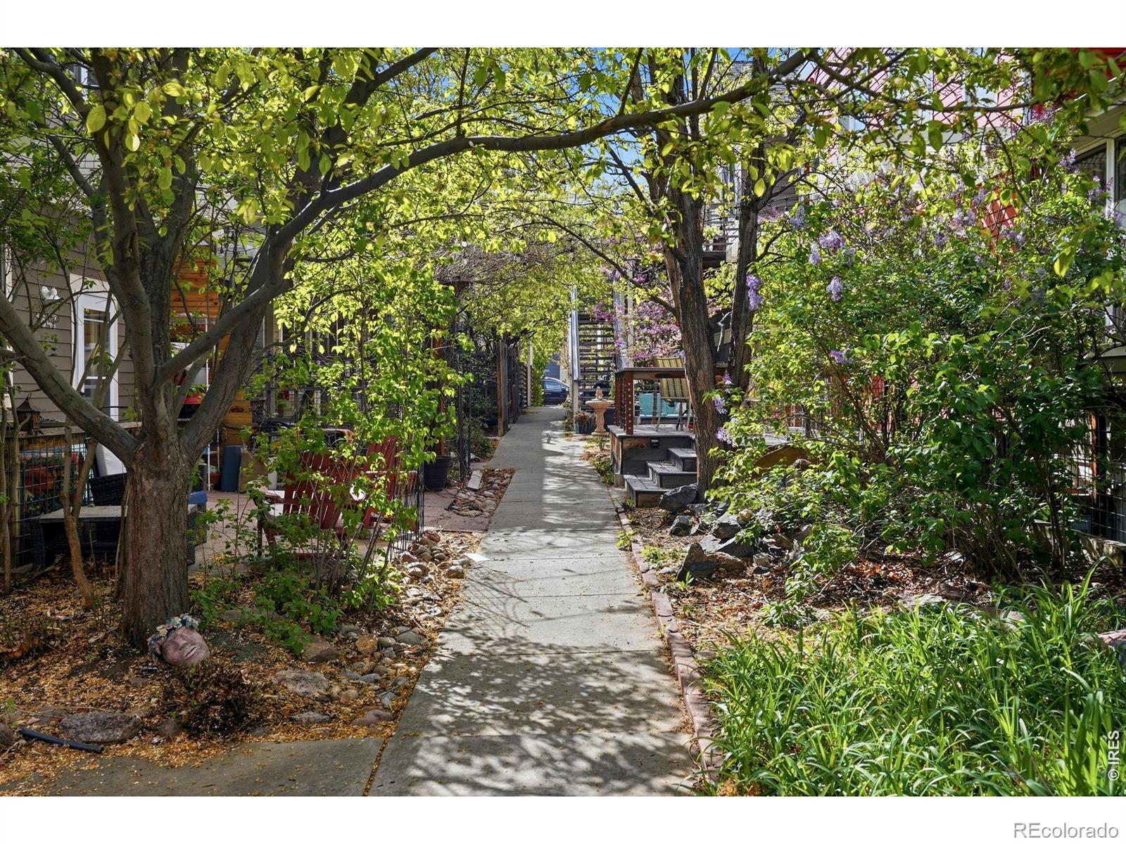 1625 Yellow Pine Avenue