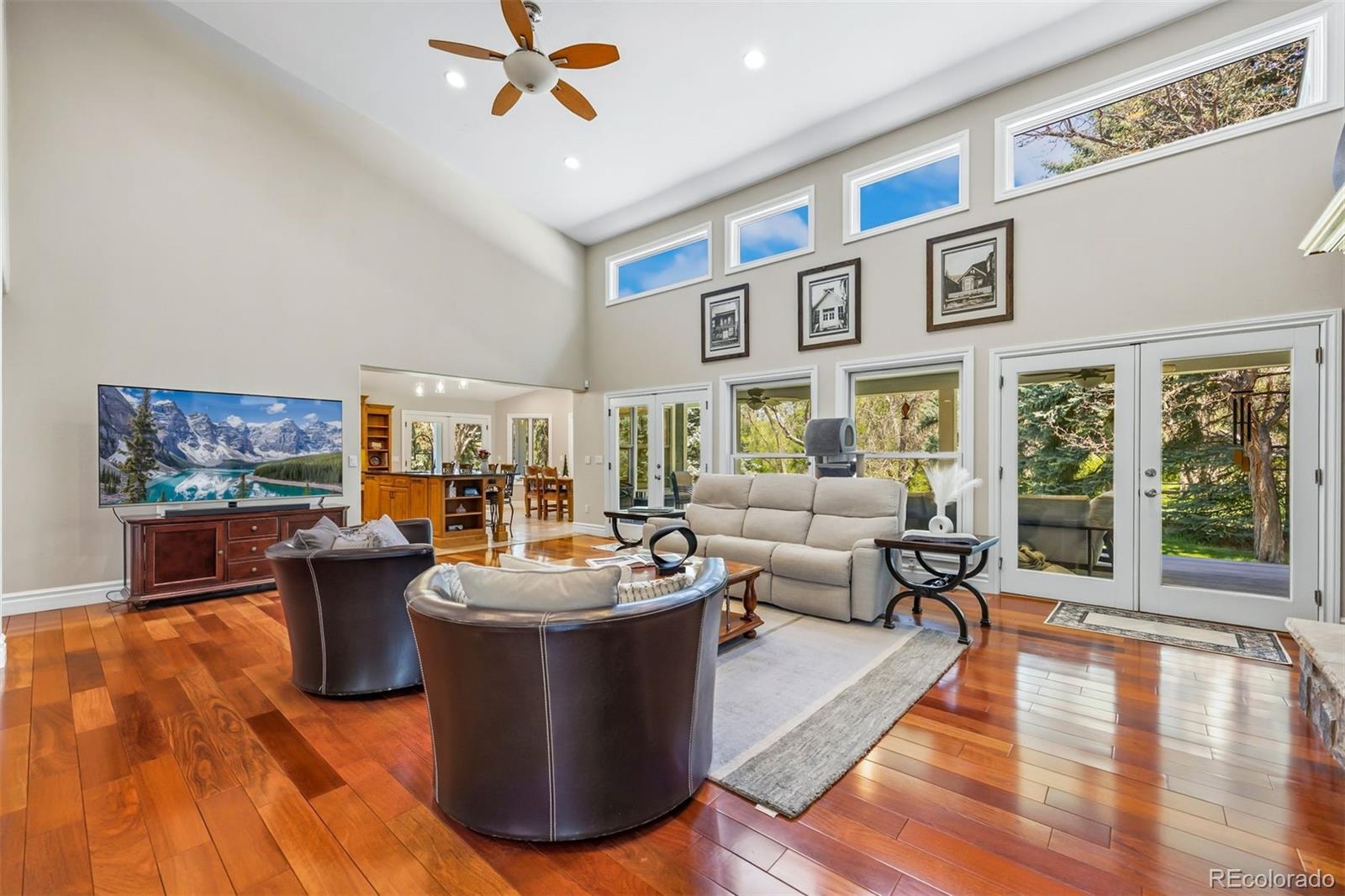 2627 E Willamette Lane