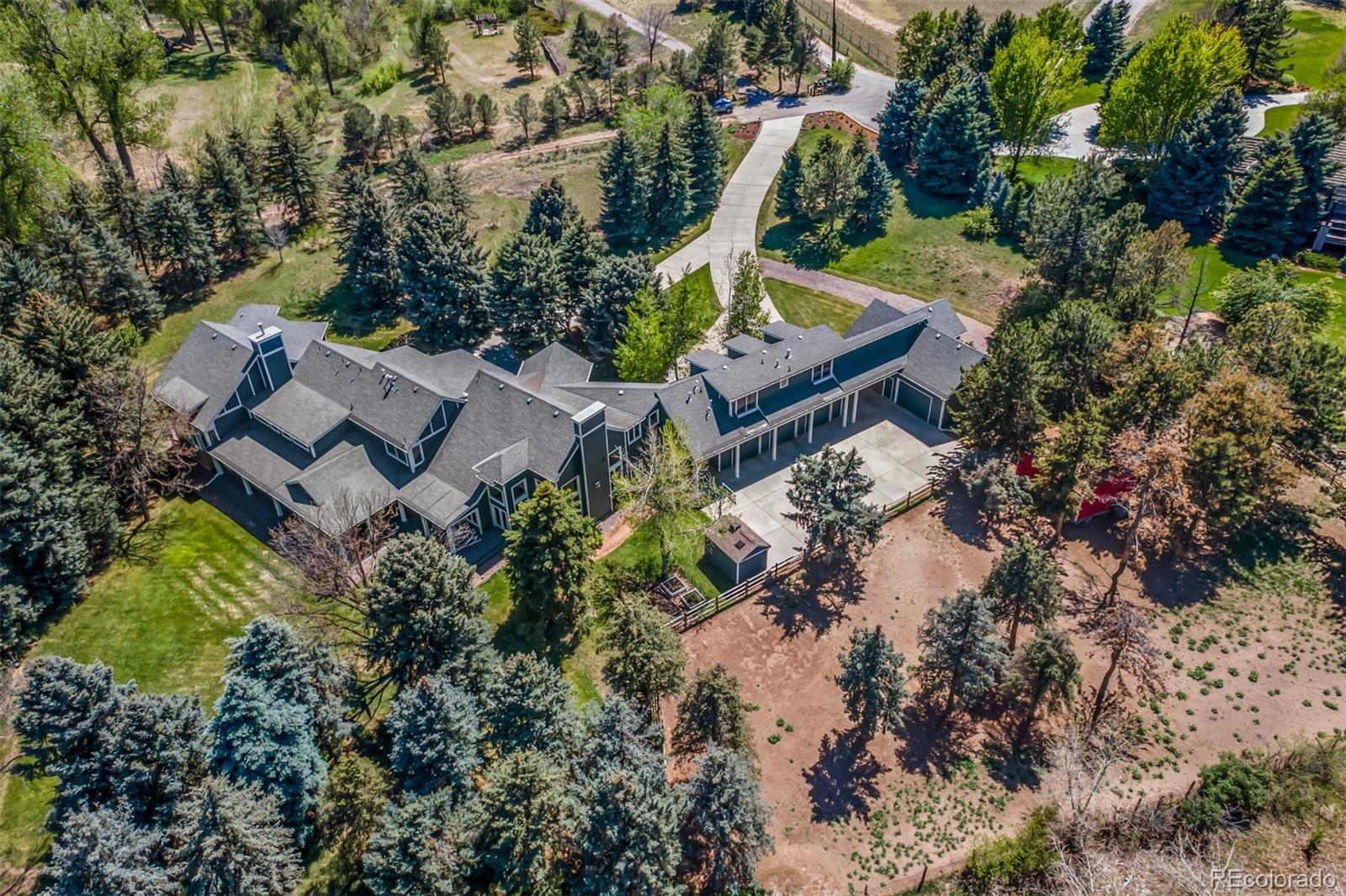 2627 E Willamette Lane