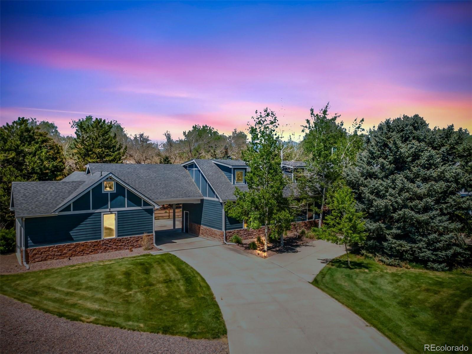 2627 E Willamette Lane