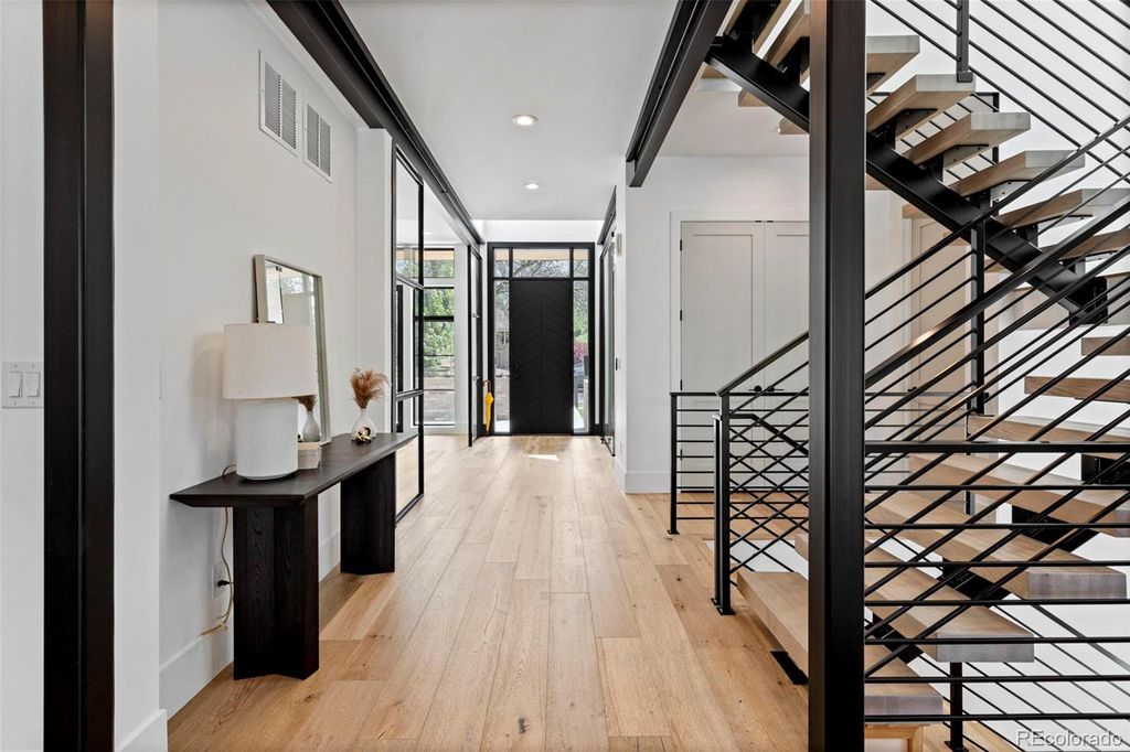 Photo of 959 S Vine Street, Denver, CO 80209 (MLS # 7342061)