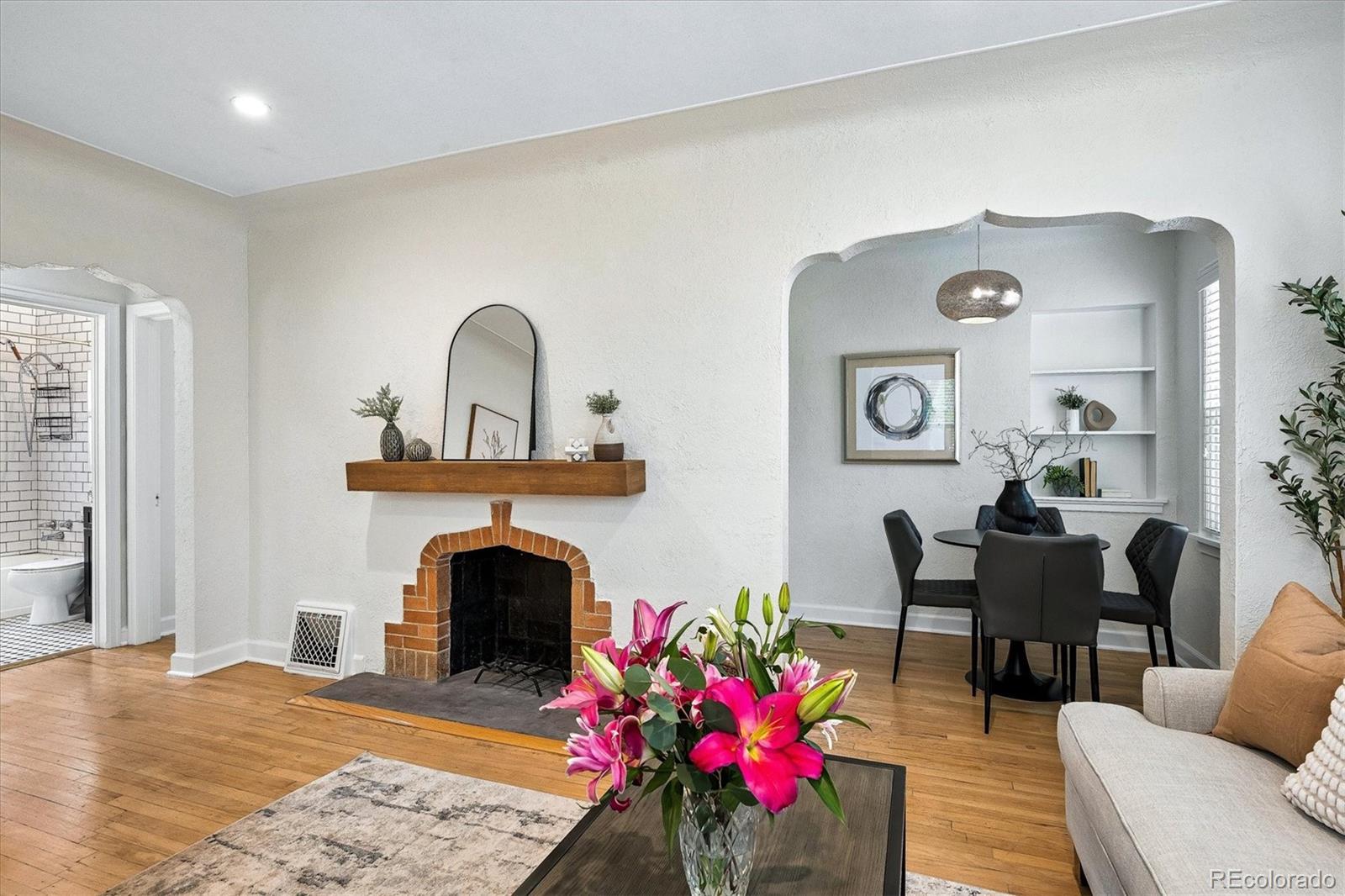 2832 N Stuart Street