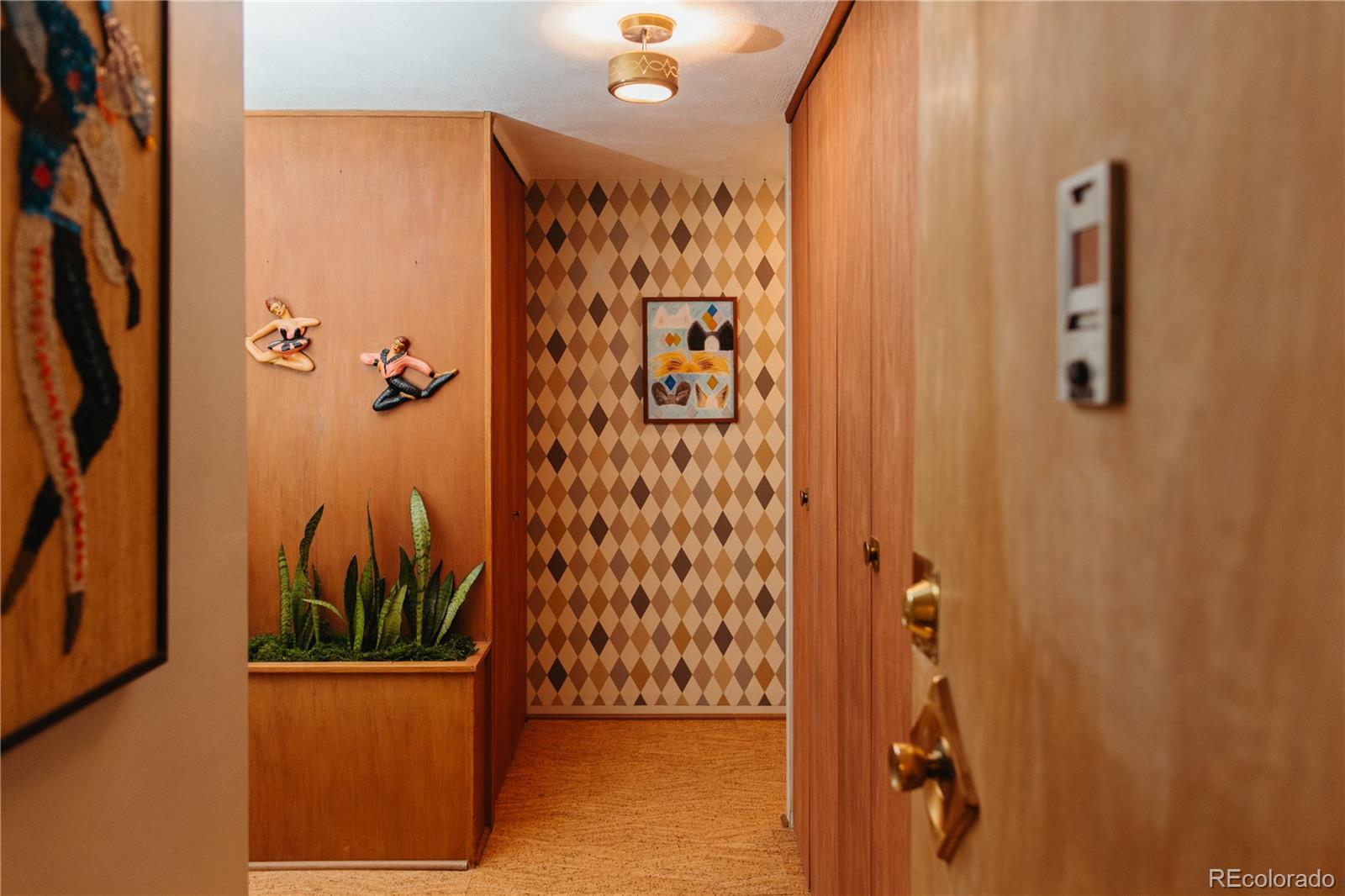 1090 N Lafayette Street 504