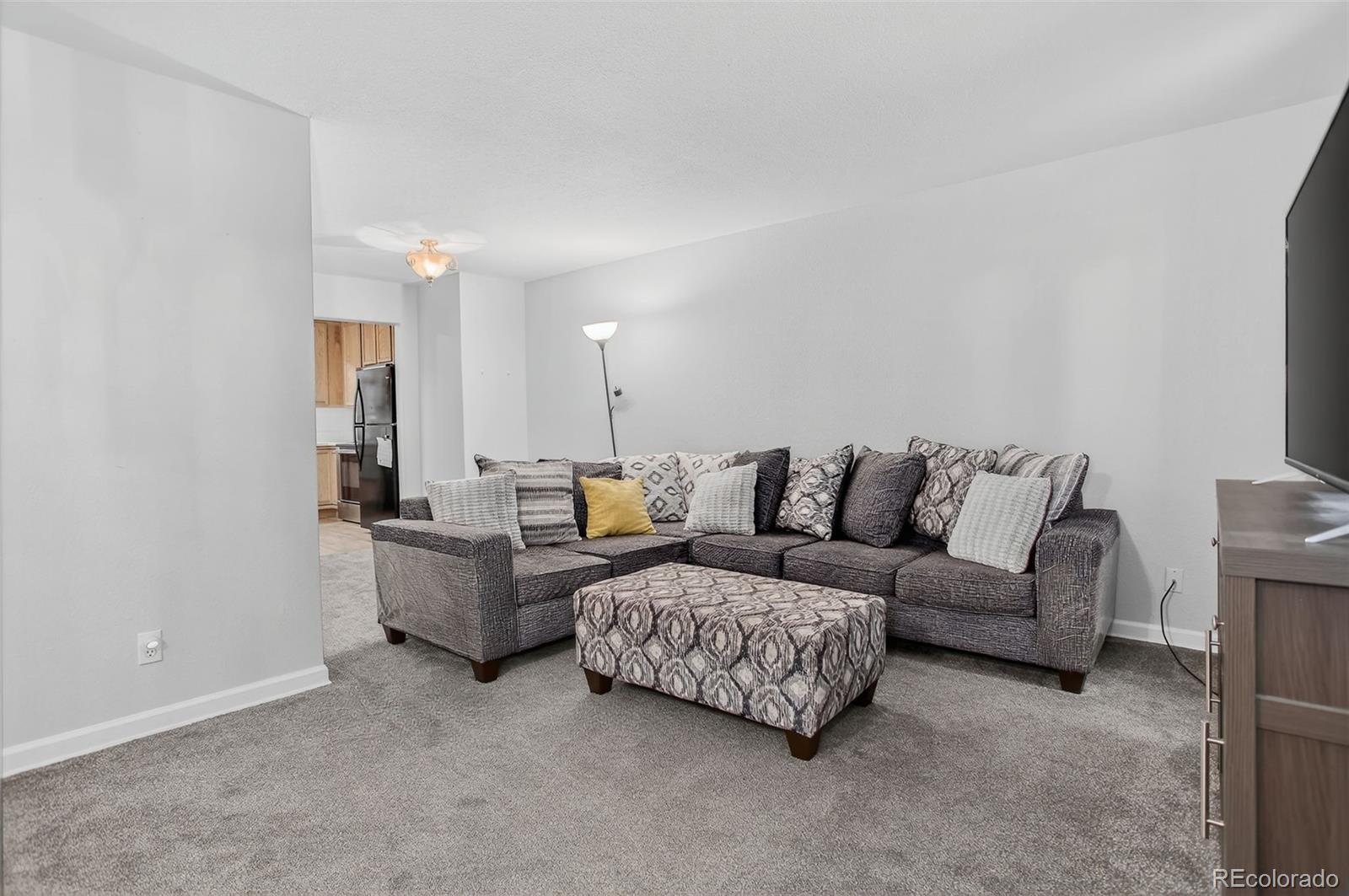 6840 S Broadway, Centennial, CO, 80122 3 6840 S Broadway