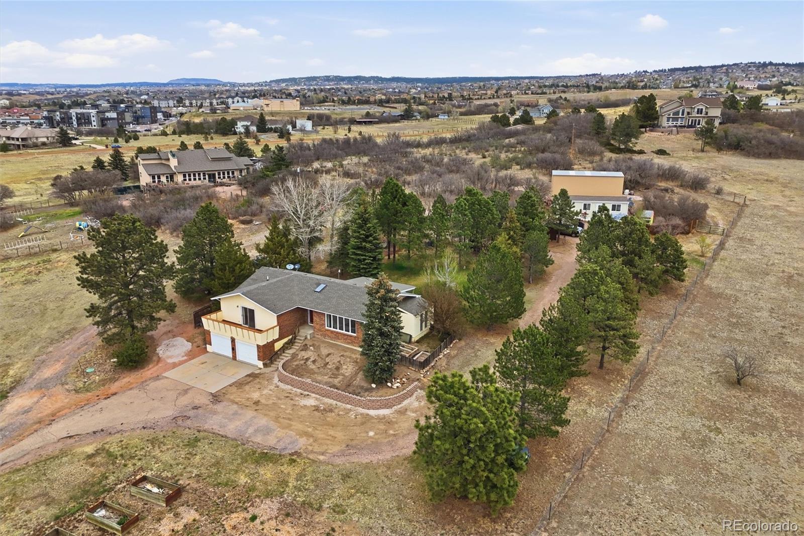 760 Struthers Loop