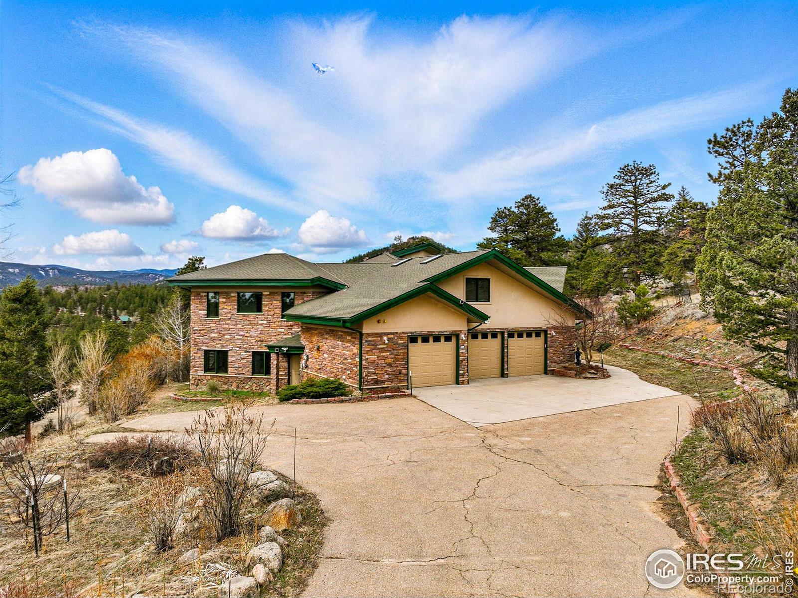 8566 Flagstaff Road