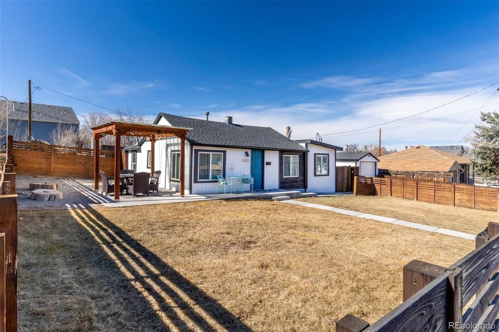 Photo of 2201 W Warren Avenue, Englewood, CO 80110 (MLS # 2899130)