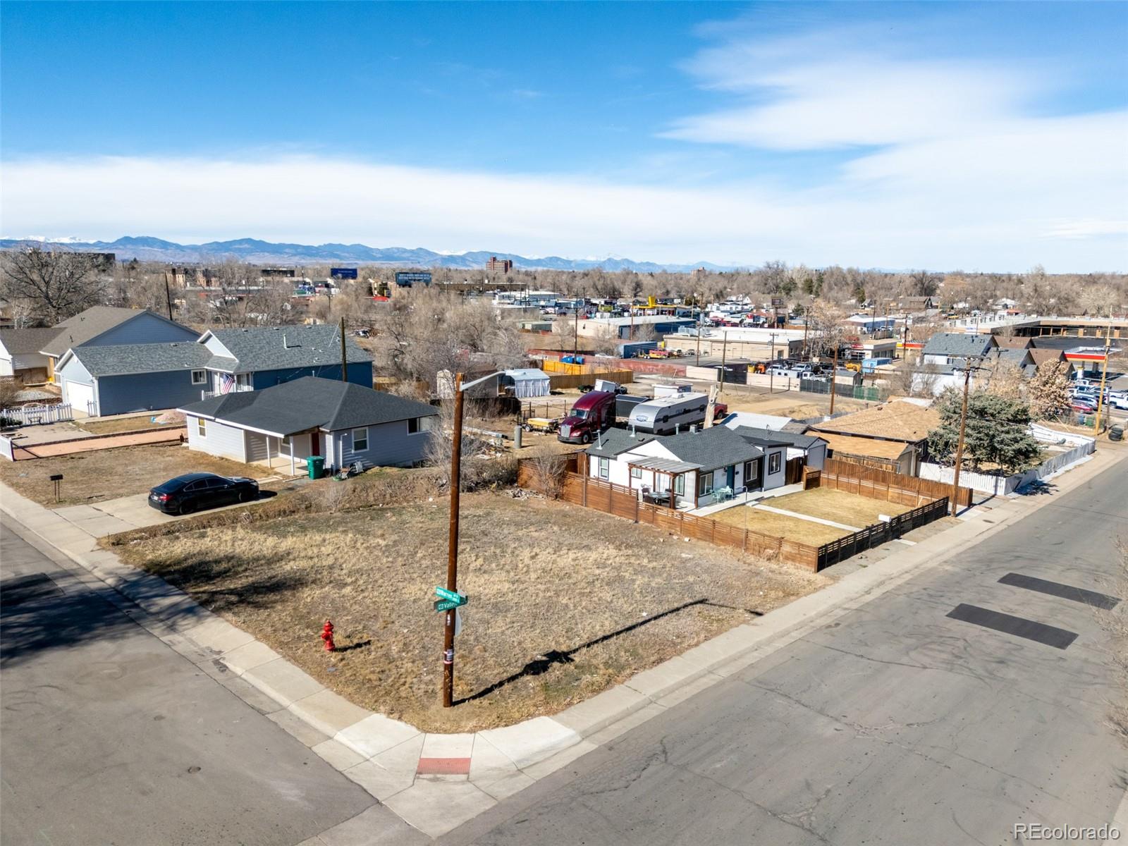 2201 W Warren Avenue