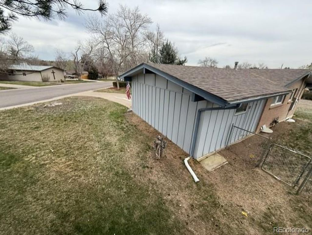 Photo of 5674 W Chestnut Avenue, Littleton, CO 80128 (MLS # 4748937)