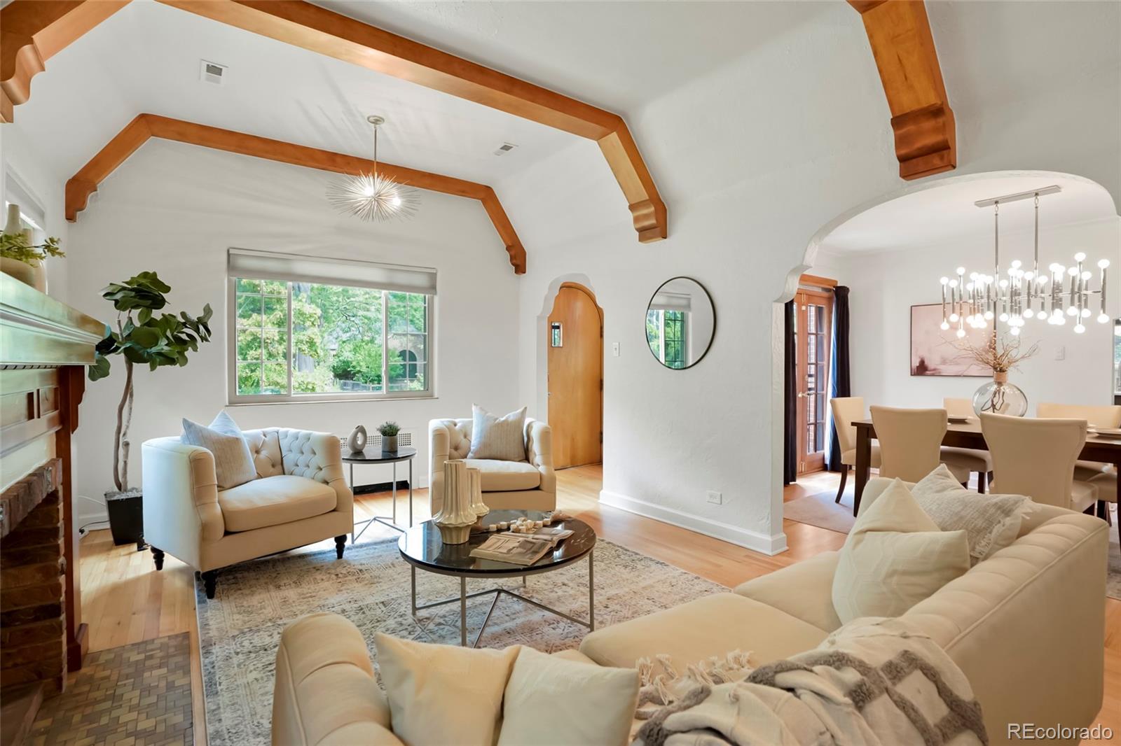 2227 N Locust Street