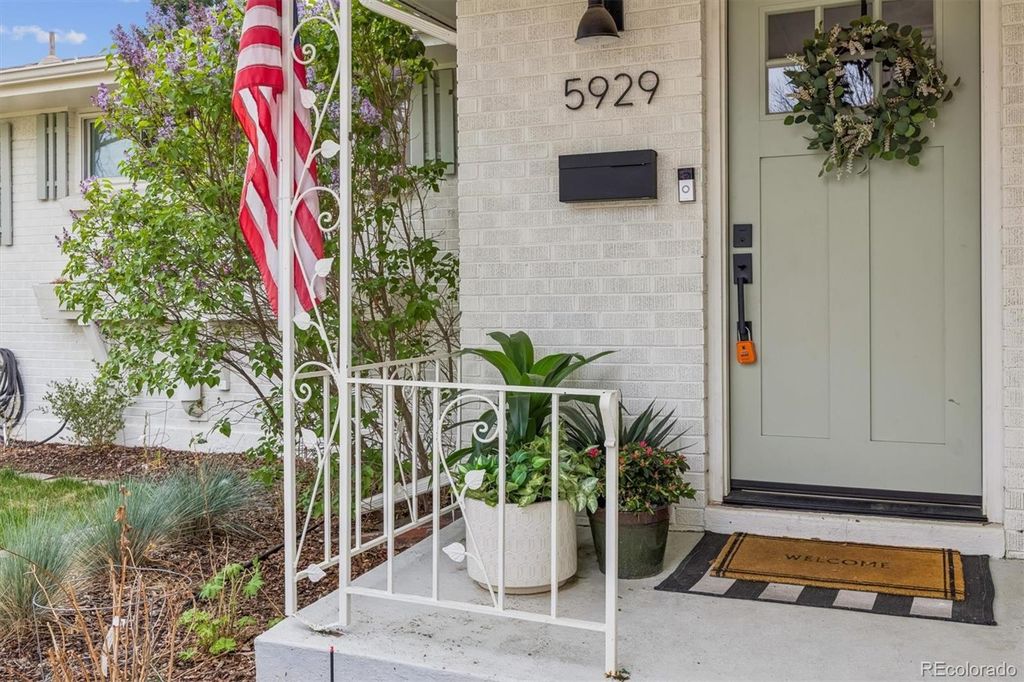 Photo of 5929 S Steele Street, Centennial, CO 80121 (MLS # 5386991)