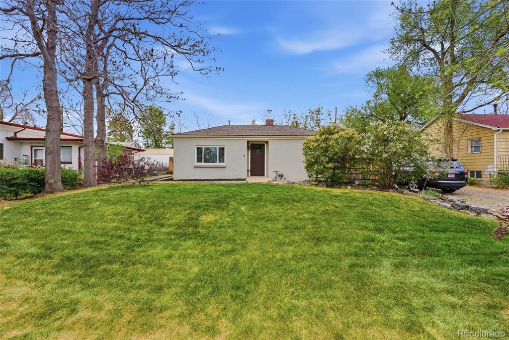 Photo of 5315 W Shirley Place, Lakewood, CO 80232 (MLS # 8553152)