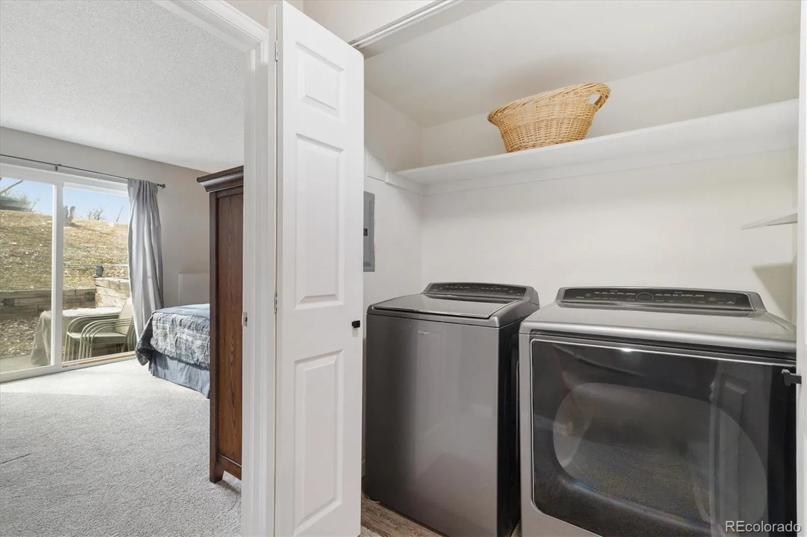 Aurora, Colorado 80011, United States, 1 Bedroom Bedrooms, ,1 BathroomBathrooms,Residential,Pending,88051