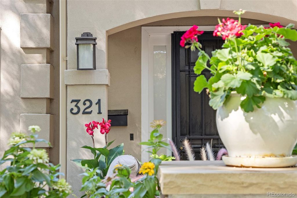 Photo of 321 Monroe Street, Denver, CO 80206 (MLS # 3367667)