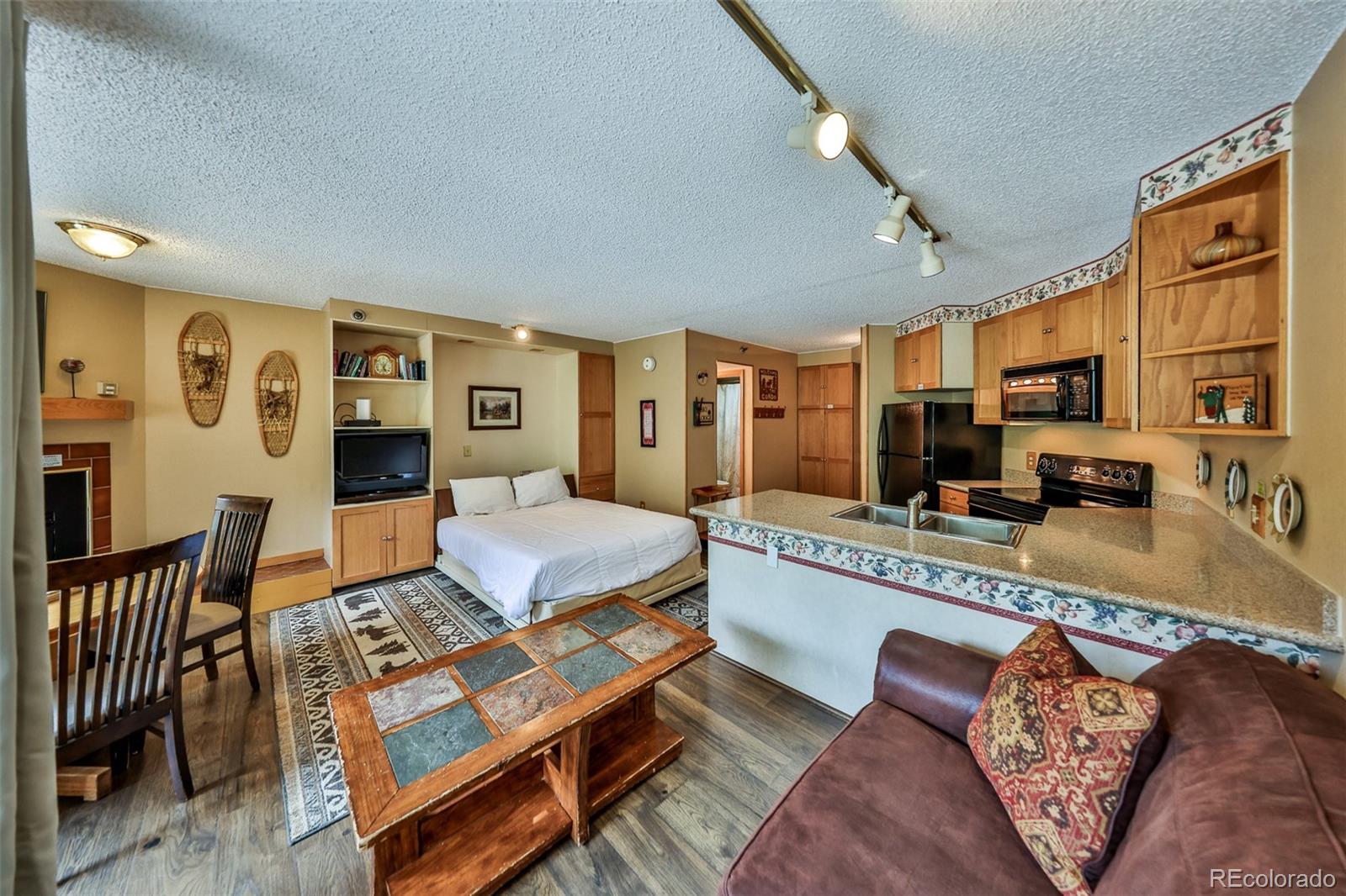 313 Iron Horse Way C3063