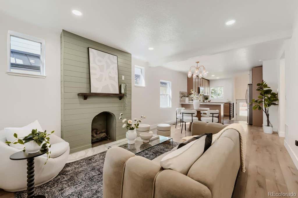 Photo of 2661 N Glencoe Street, Denver, CO 80207 (MLS # 3435414)